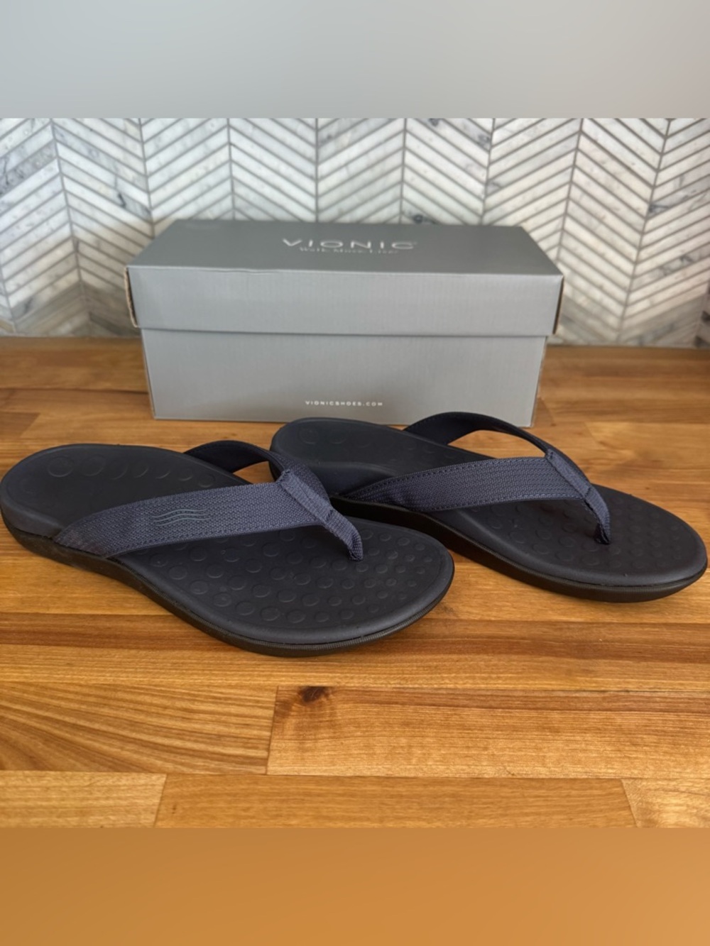 Vionic 44 Wave Orthotic Navy Blue Thong Sandals Women’s Size 9 Comfort